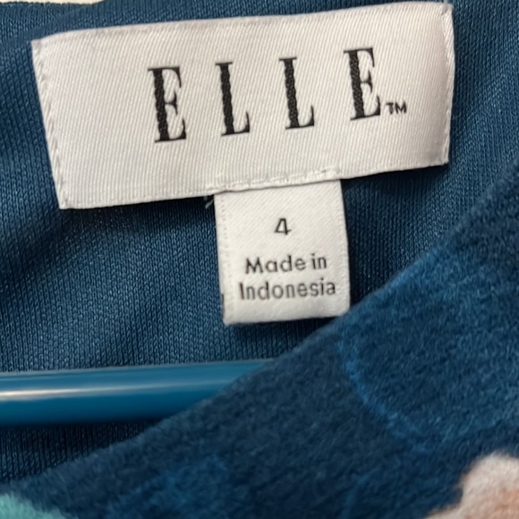 Beautiful floral Elle dress - Picture 4 of 5